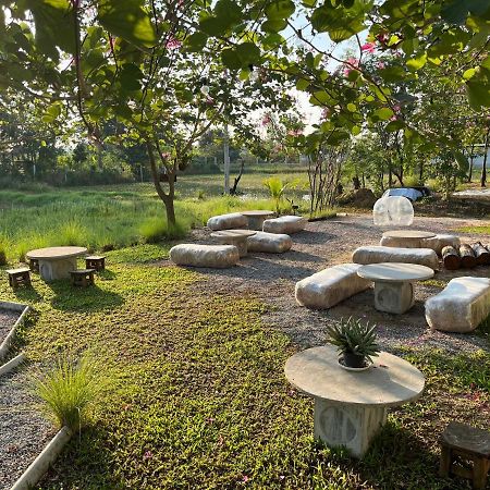 บ้าน Guh Uthai Thani Extérieur photo